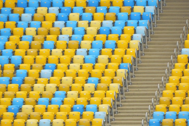 C罗微笑挥手，利雅得胜利1-2遭绝杀，惨遭亚冠首.